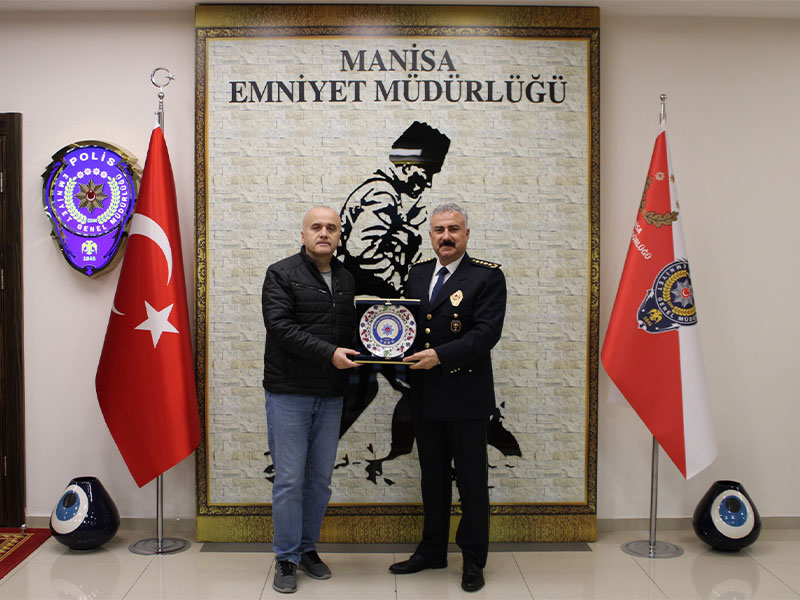 Emekli Olan Polis Memuru Sn.Ahmet İhsan KURNAZ'ı, İl Emniyet Müdürümüz Sn.Fahri AKTAŞ Makamında Kabul Etti