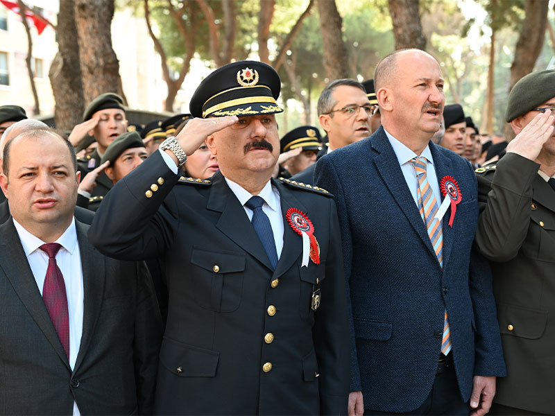 18 Mart Şehitleri Anma Günü ve Çanakkale Zaferi'nin 110. Yıldönümünde Garnizon Şehitliği’nde ve Polis Şehitliği'nde Anma Programı Düzenlendi 