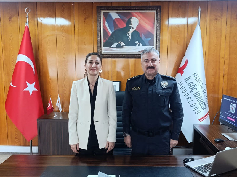 İl Emniyet Müdürümüz, Manisa İl Göç İdaresi Müdürü Sn.Ela ÇUHADAR ve Manisa İl Sağlık Müdürü Sn.Mehmet Fatih ZEREN'e Hayırlı Olsun Ziyaretinde Bulundu