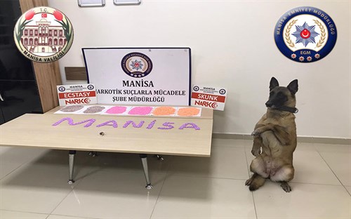 17.11.2020 Narkotik Suçlarla Mücadele Şube Müdürlüğü görevlilerince Uyuşturucu Madde Ticareti Yapan Şahıslara Yönelik Operasyon